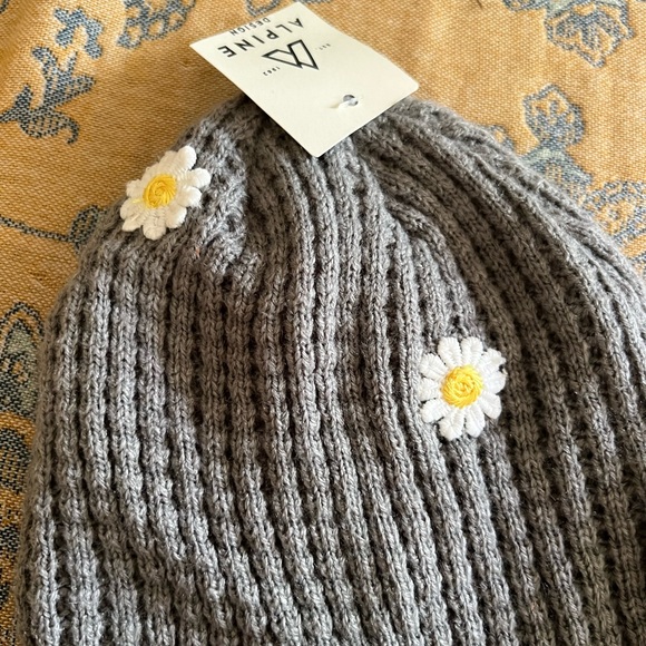 Hand crafted NWT Slouchy hat - Picture 2 of 3